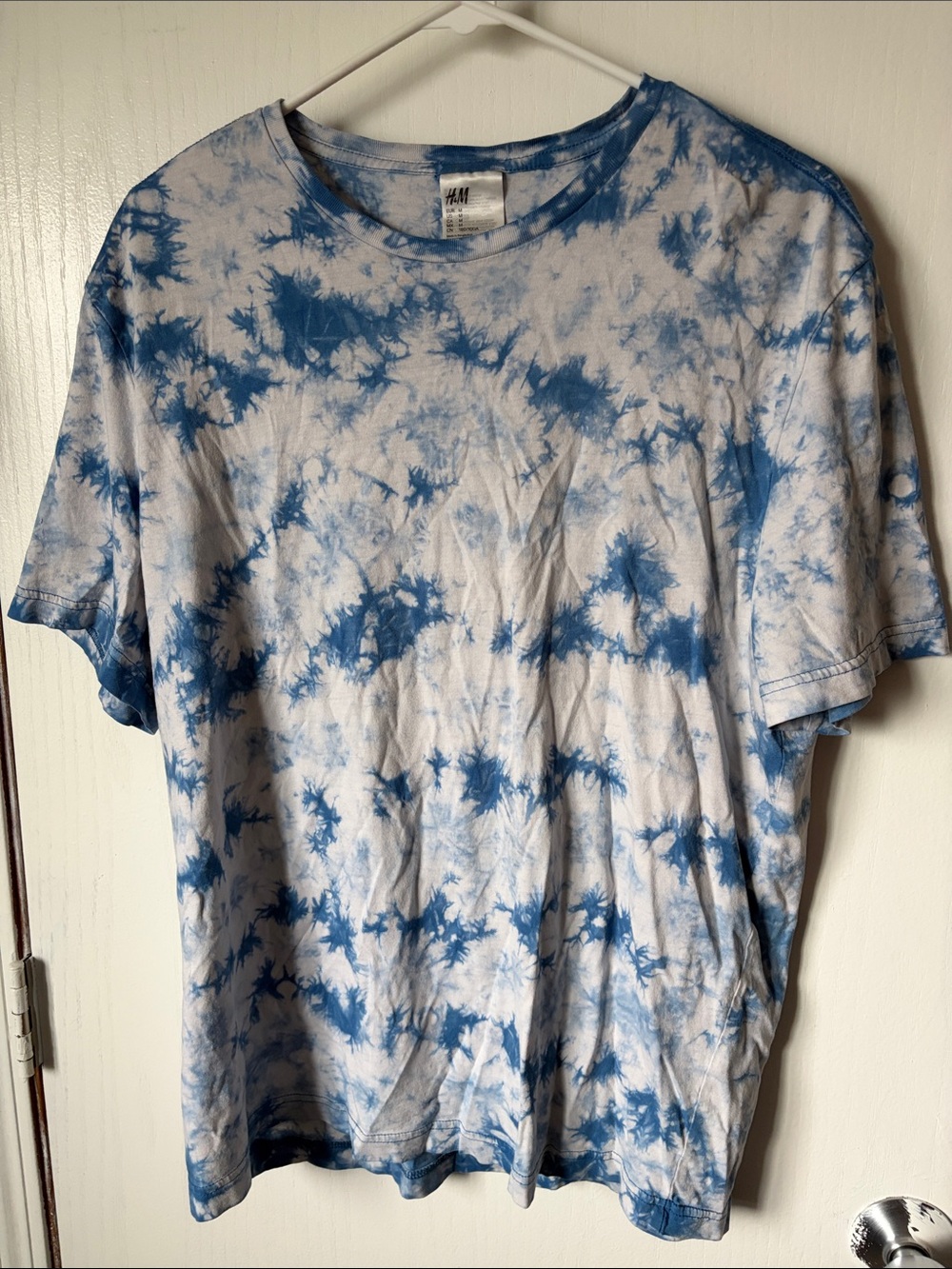 H&M Men's White and Blue Tie-Dye Short Sleeve Tee